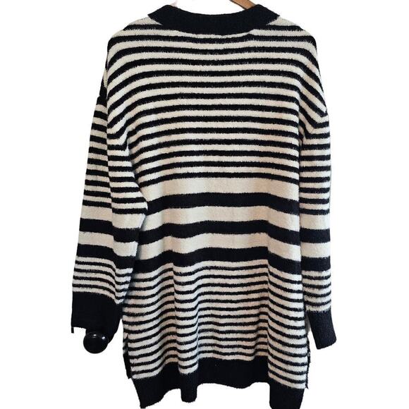 Ava & Viv Sweater Womens 1X Black White Stripped Fuzzy Soft Stretch Cozy V-Neck - Picture 2 of 10